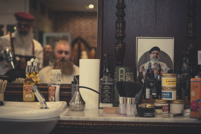 Der Spiegel im Barbershop © Copyright UK Photographie