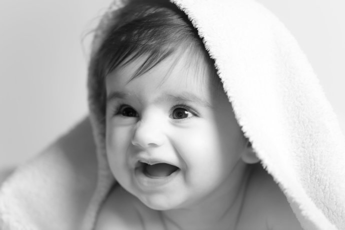 Schwarzweißfotografie Baby Porträt © Copyright UK Photographie