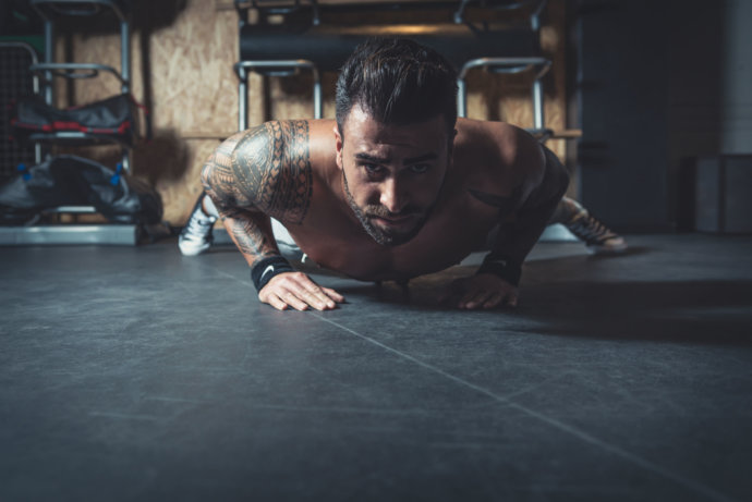 Krafttraining Indoor © Copyright UK Photographie