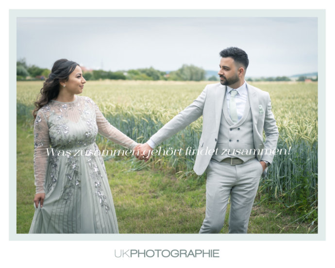 Storyboards Hand in Hand © Copyright UK Photographie