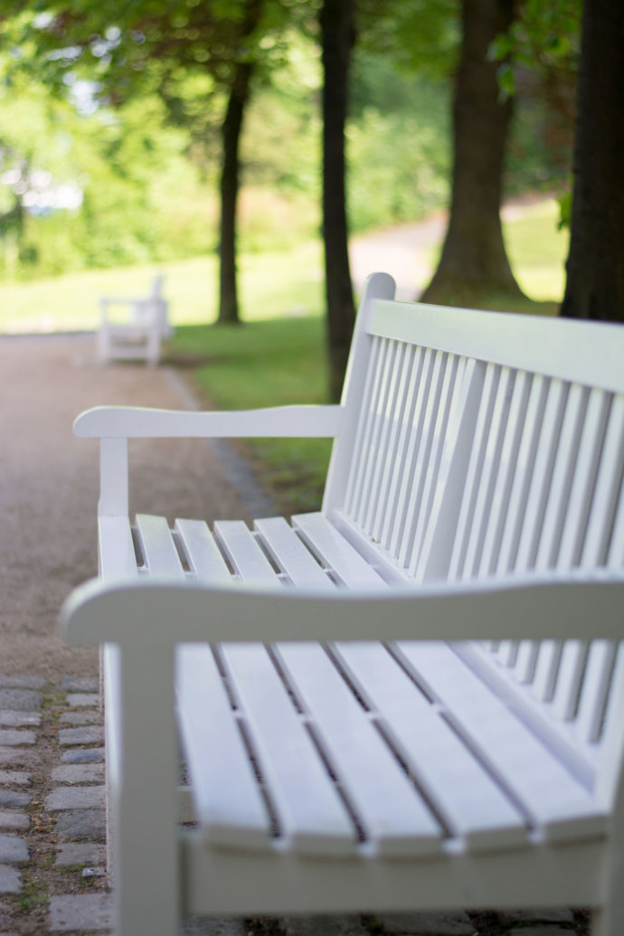 Die Sitzbank im Park Forstgarten Kleve © Copyright UK Photographie