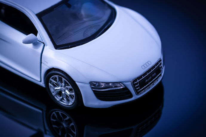 Zu sehen ist eine Nahaufnahme von einem Model Auto Audi R8 © Copyright UK Photographie