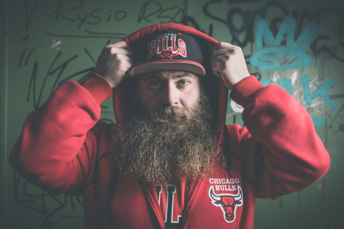 Ein Charakter Portrait mit Kapuze © Copyright UK Photographie