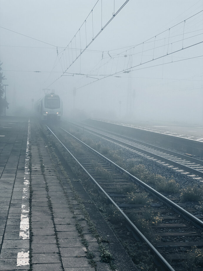 Der Bahnsteig © Copyright UK Photographie