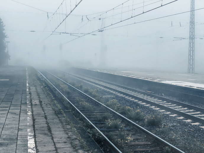 Am Bahnsteig © Copyright UK Photographie