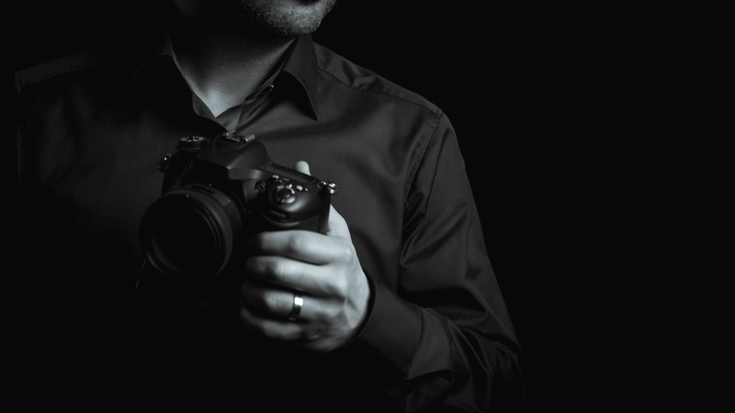Aufnahme mit Kamera in der Hand © Copyright UK Photographie