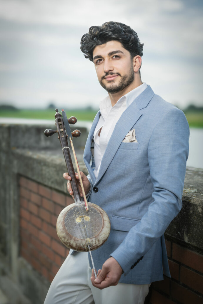 Outdoor Shooting Deniz Talay © Copyright UK Photographie